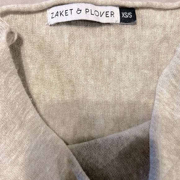 Zaket & Plover dolman batwing sleeve sweater. - Picture 10 of 12